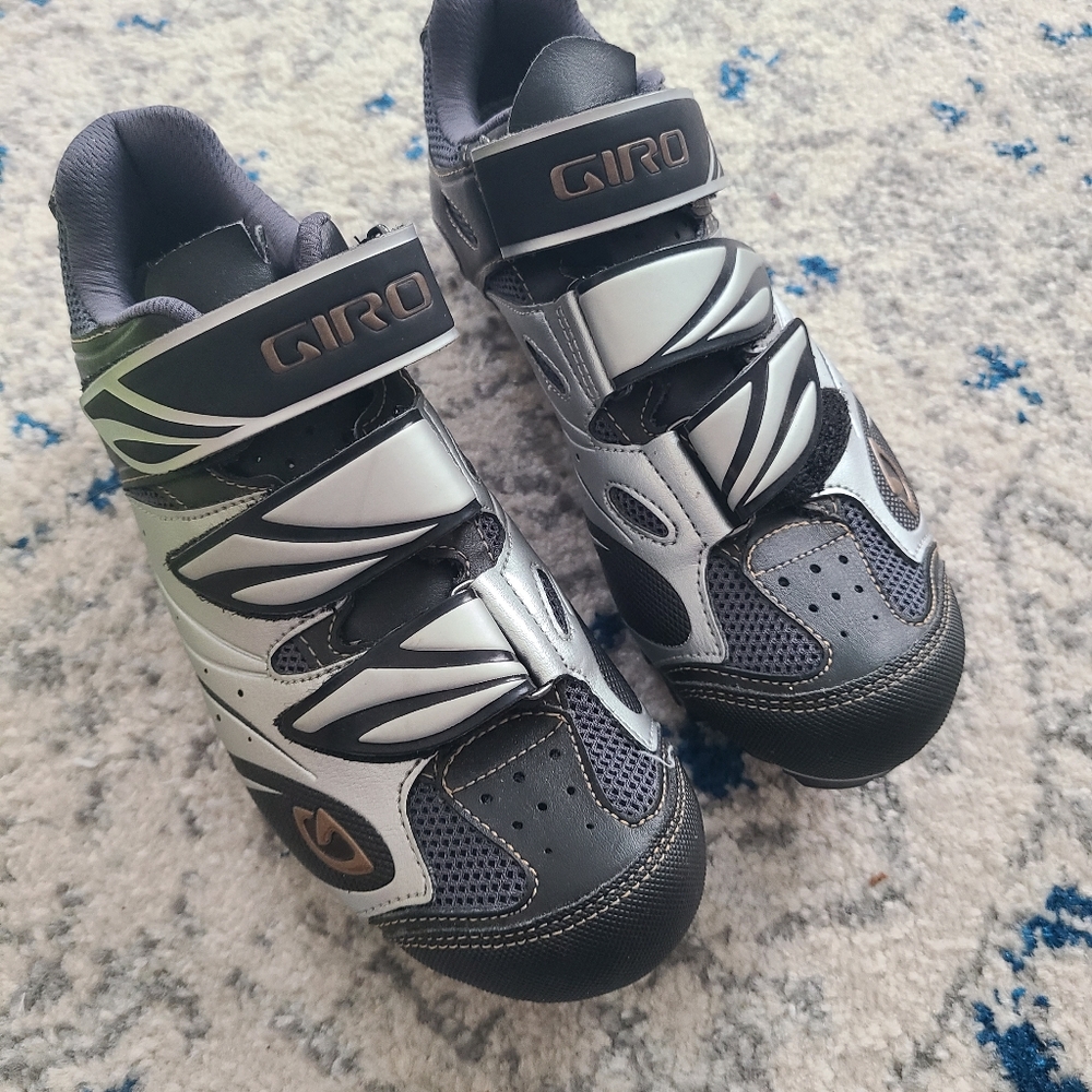 Cycling shoes